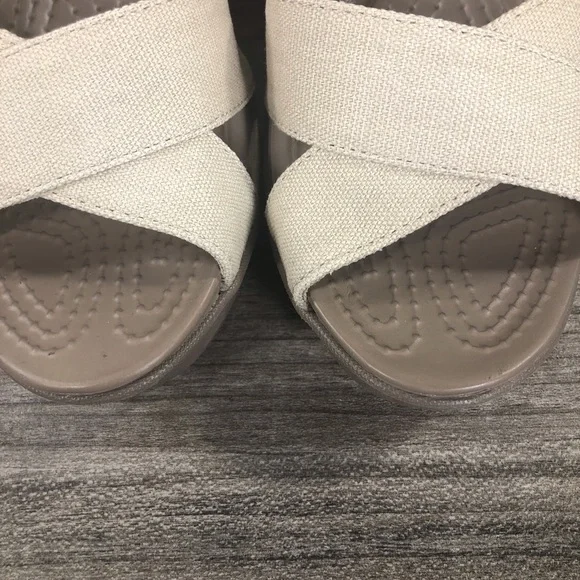 Crocs Leigh II Wedge Sandals sz 9 - Picture 10 of 15